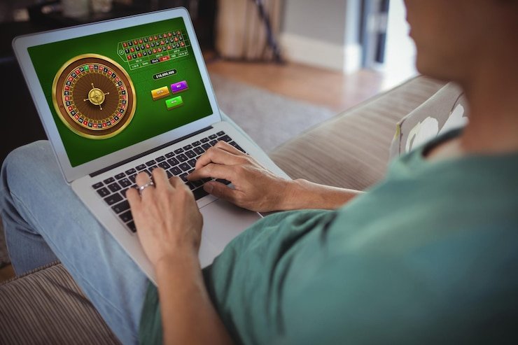 Antarmuka aplikasi clickbet dengan menu Lottery yang ditampilkan